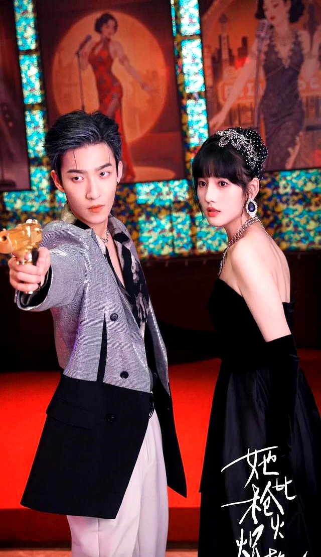 姚冠宇新剧爆火开播！首日热度破万，一举登顶腾讯四大榜单第一！