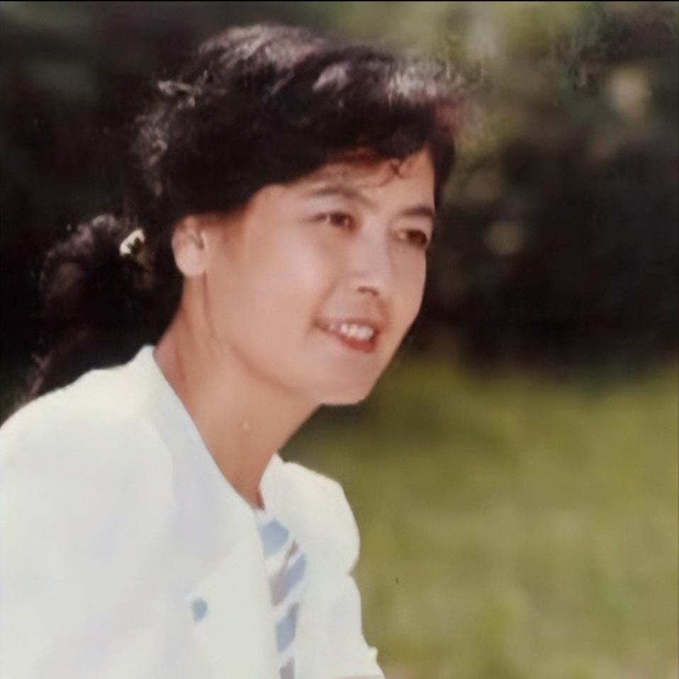 从明星到弃妇的杨雅琴，为男人舍弃一切，最终孤独死在病床