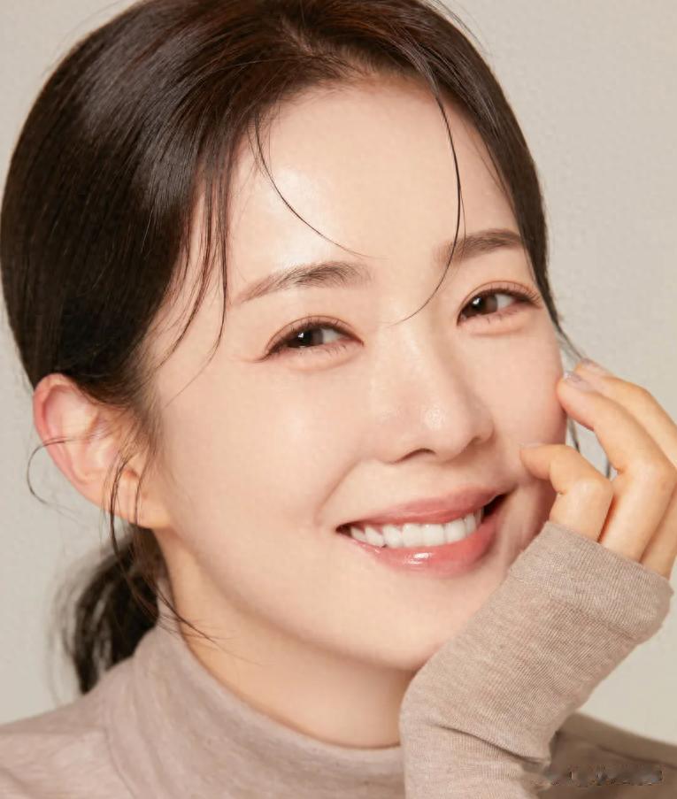 韩国女星44岁怀二胎,坦言曾多次流产,但仍然坚持,连丈夫都惊讶