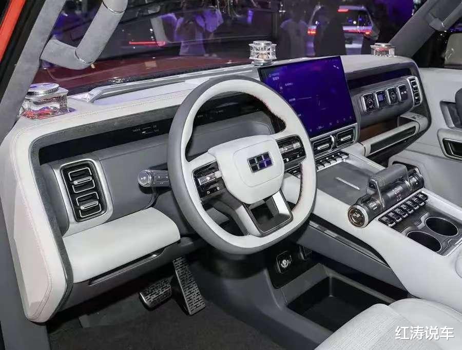 吉利全新SUV现身，命名“银河战舰”，方盒子造型，非承载式车体