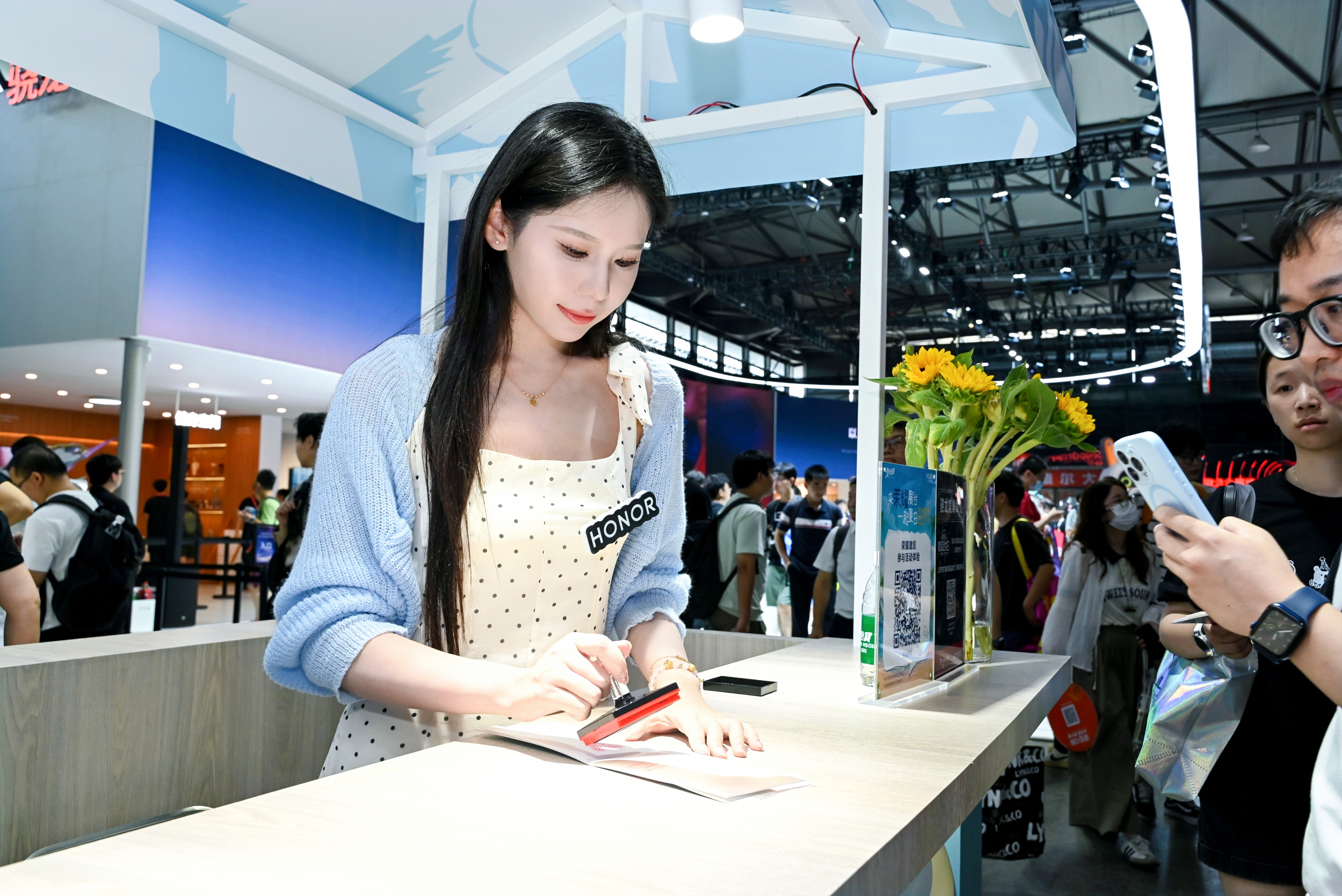 ChinaJoy荣耀展台图赏：在夏日乐园里体验扑面而来的青春气息！