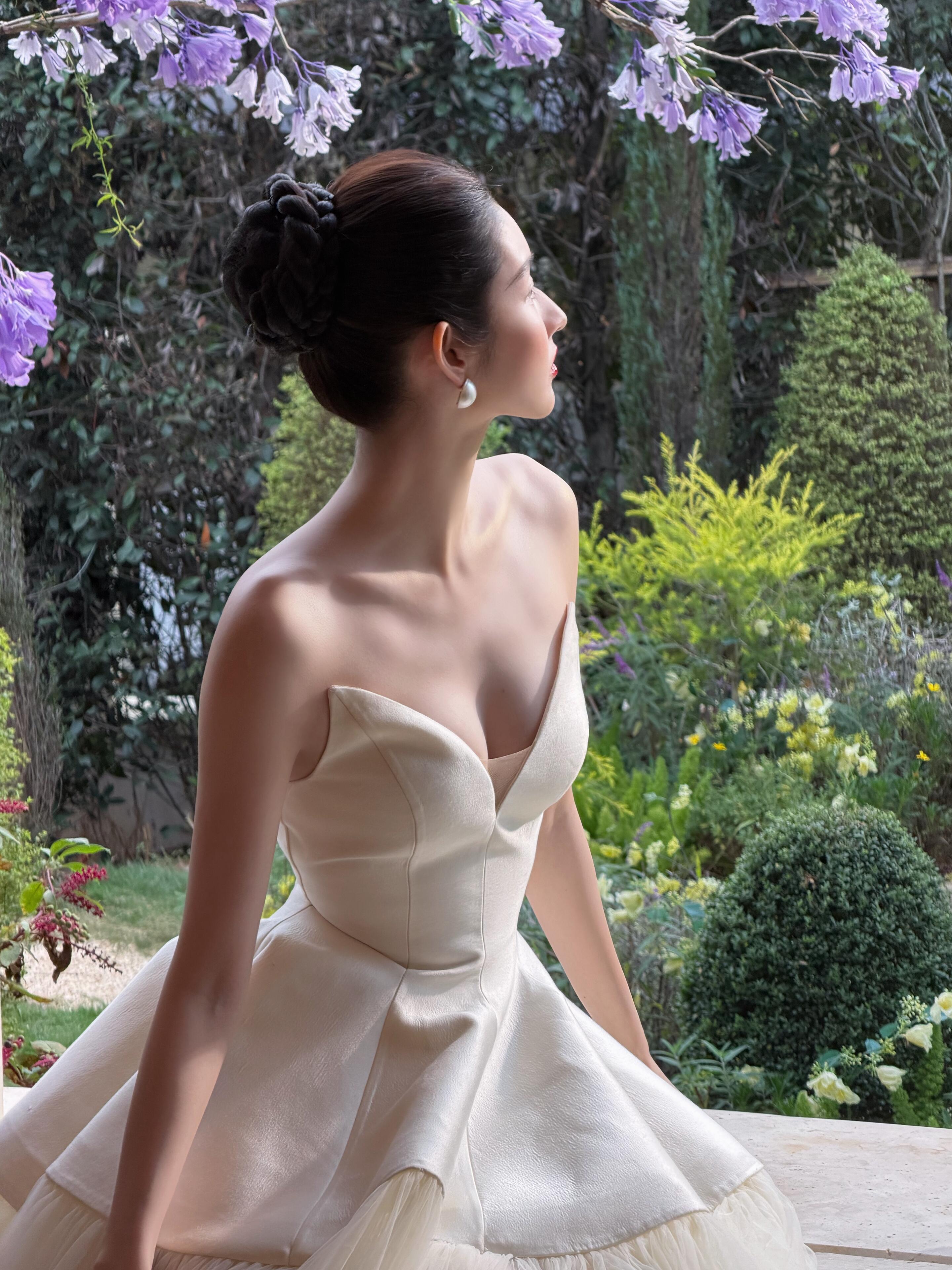 王玉雯的身材真是极品呀,肌肤如雪,好美