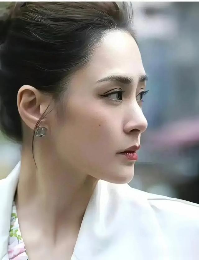 终于知道杨紫为什么被嘲是娱乐圈“普女”了