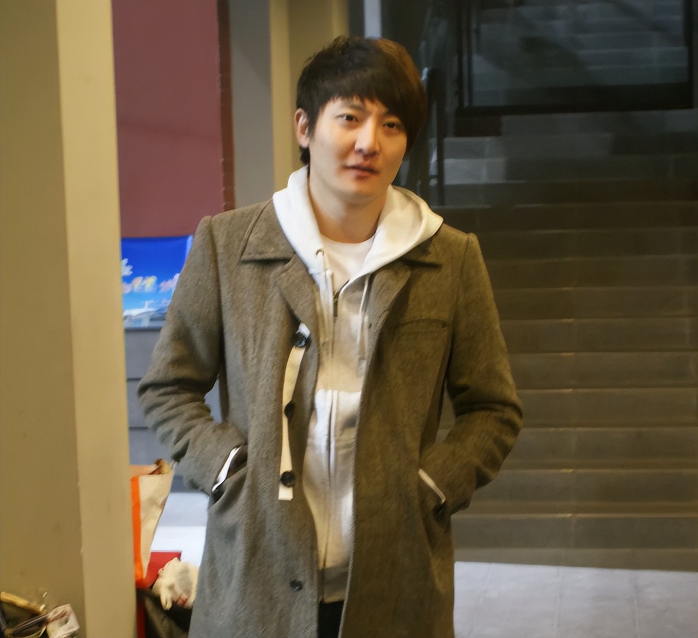 资本家的戏混子收手吧！《老舅》开播差评一堆，郭京飞都带不动