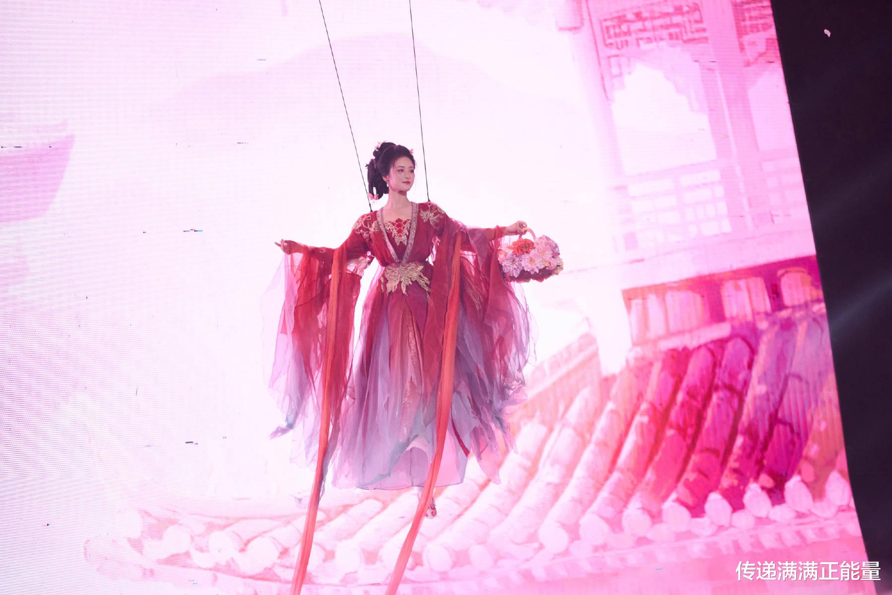 沈月这一跳，为什么大家都说被治愈了？请听我来说一说