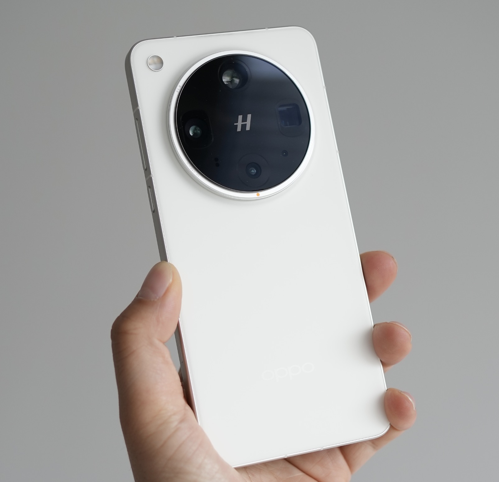 OPPO“拍照机皇”大跳水,骁龙8至尊版+120倍变焦+2K屏,等到了