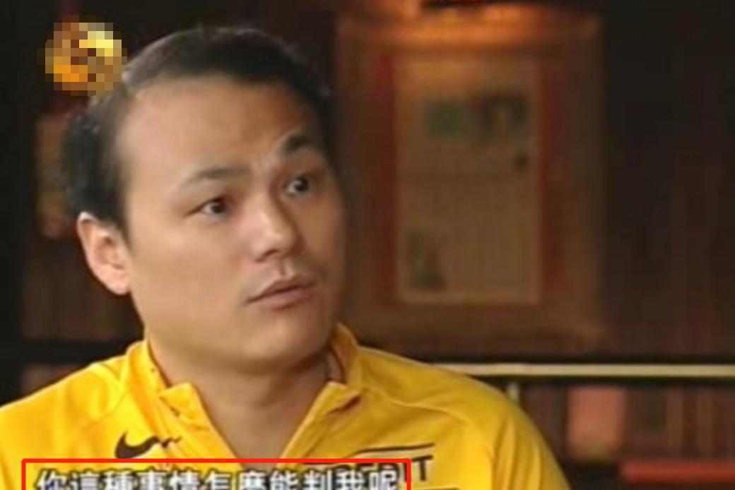 曾是上海顶流歌手，娶小27岁朋友女儿为妻，如今63岁已是歌厅老板