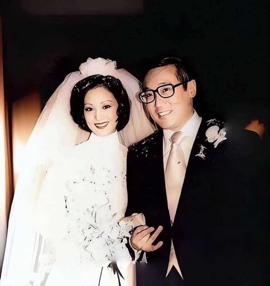 让3个情妇净身出户，2个私生子狼狈退场，何莉莉如今仍是顶级贵妇