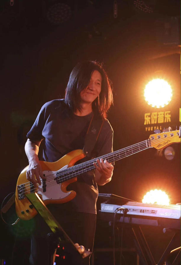 汪峰胡海泉等音乐人悼念,52岁音乐人因胃癌离世