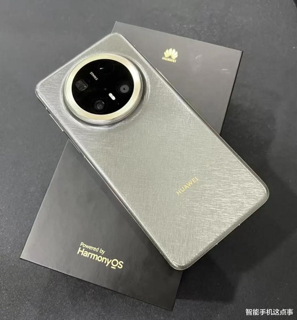 华为Mate80再次曝光:小直屏+芯片级AI,影像也有惊喜