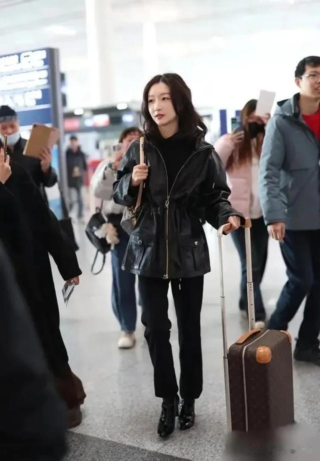 周冬雨“换脸”引全网热议!网友:这颜值能吊打半个娱乐圈?