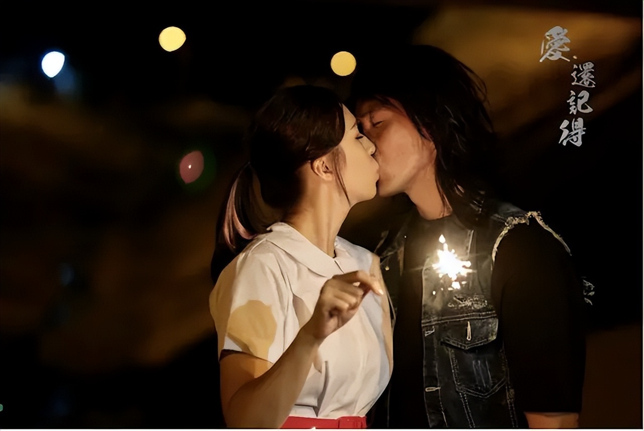 前TVB演员首合作即拍吻戏,资深绿叶演脑退化父亲:终于不演收数佬