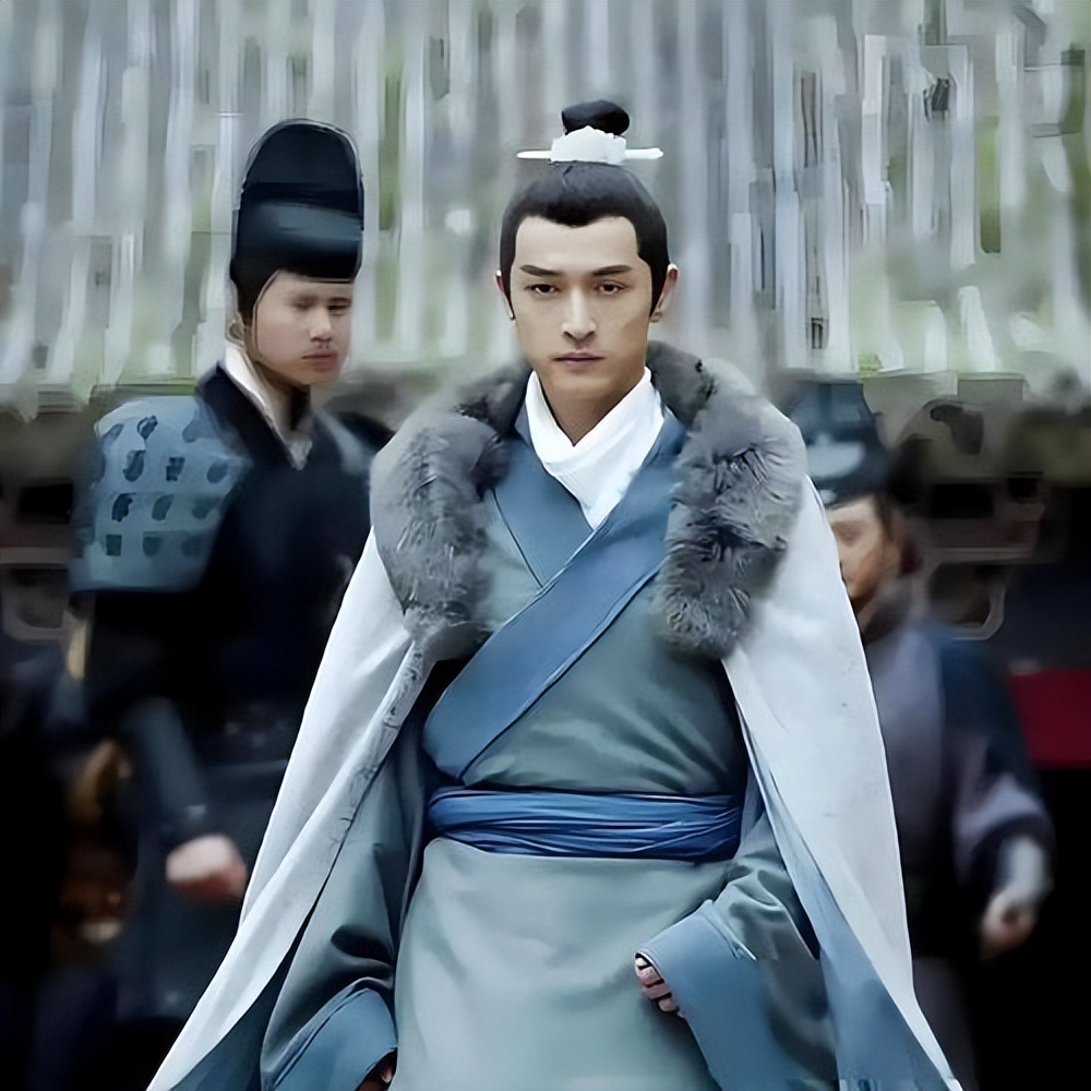 43岁胡歌与38岁刘诗诗罕见同框，一个含情脉脉，一个不敢直视对方