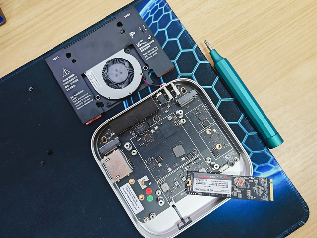 打造桌面美学,高速兼具多接口设计,零刻Mate mini扩展坞评测