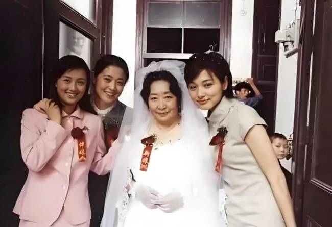 倪萍千字长文悼念朱媛媛:小虎牙的笑脸永留人间