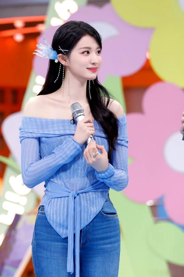 王楚然：貌美小花，在线释魅！