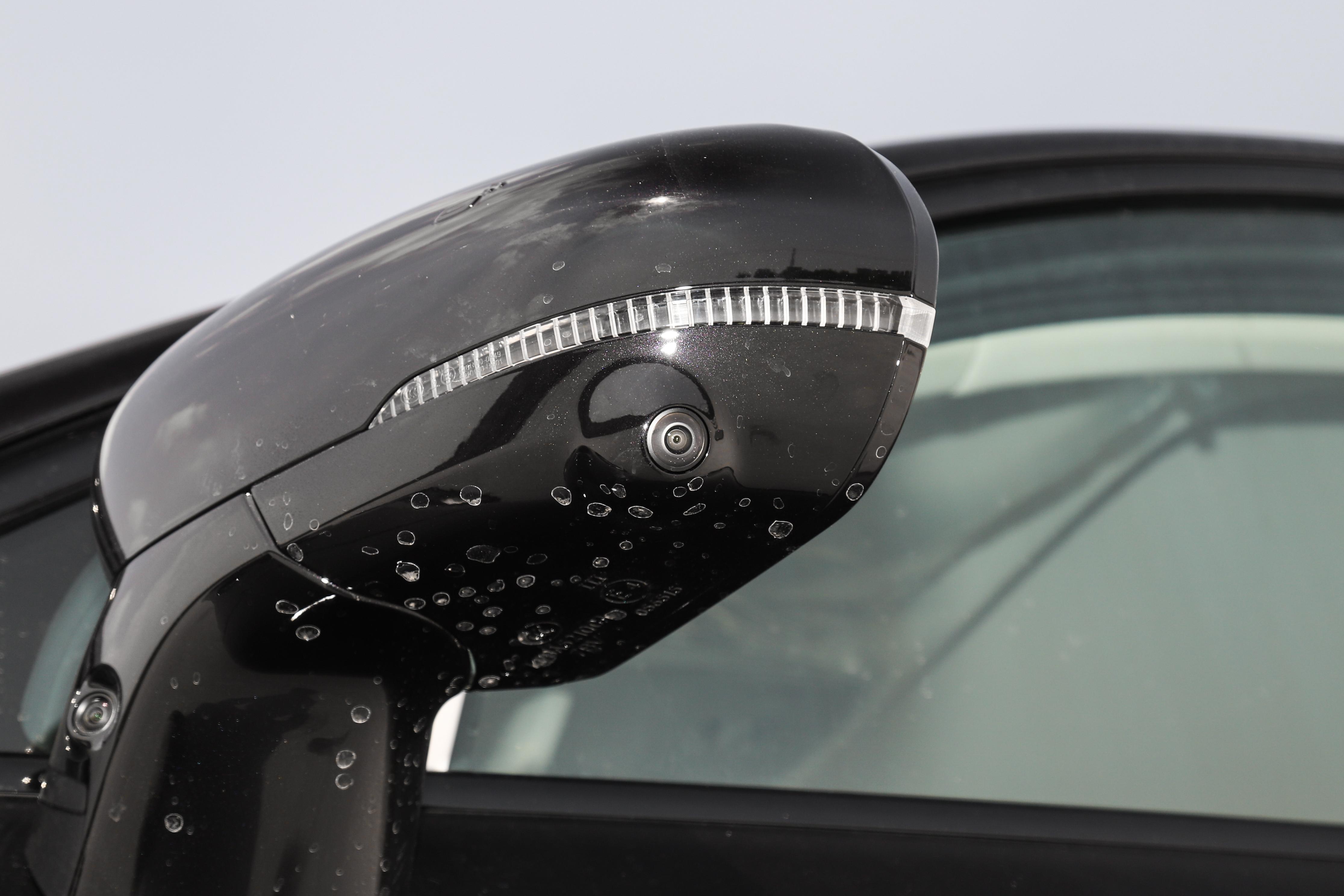 不到15万就有激光雷达，605km长续航+800V快充，零跑C10家用很香