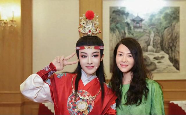 章子怡陈丽君同框杀疯！新中式绿VS越剧宝玉造型，好惊艳