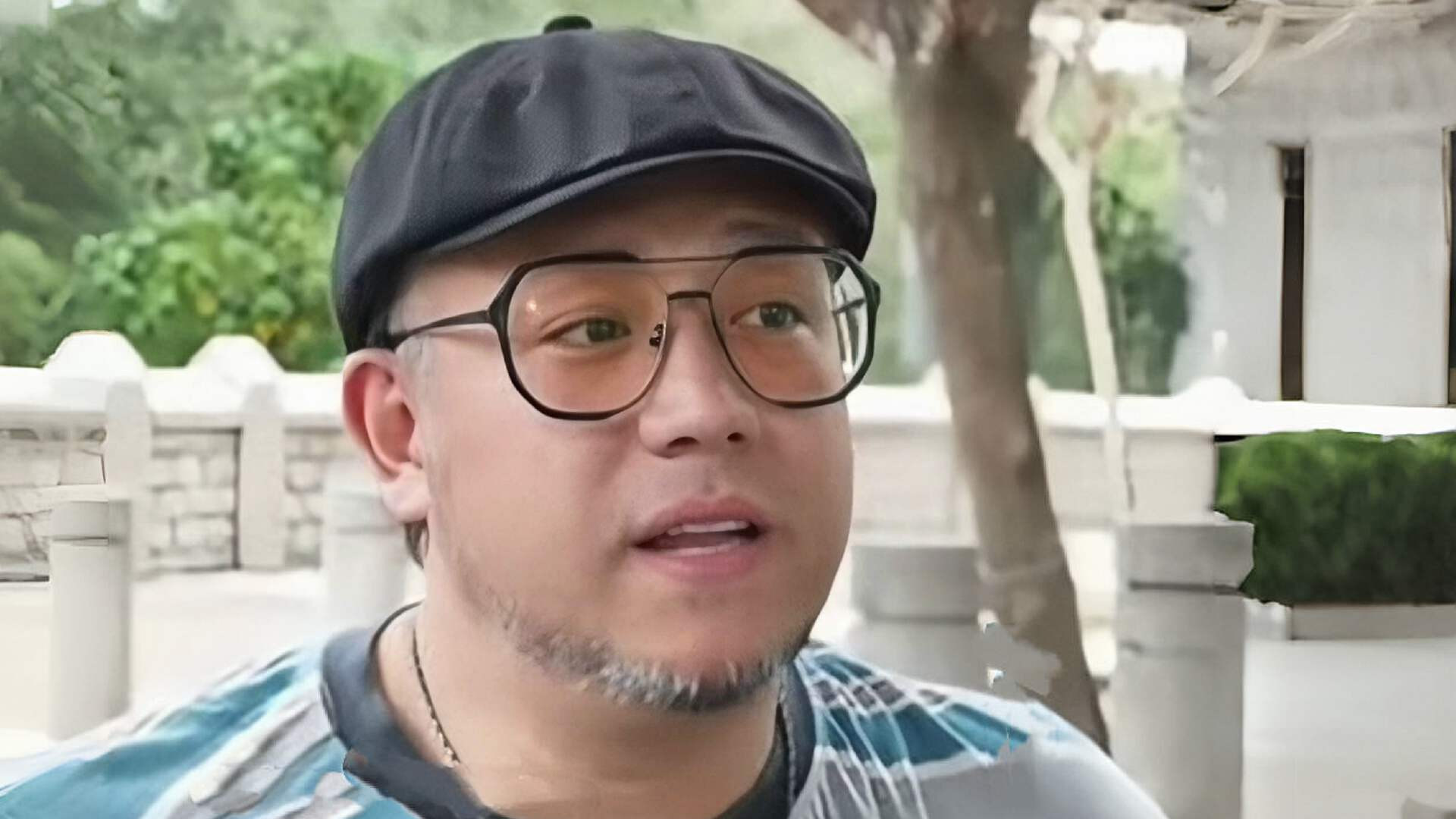 香港知名男星长满白胡渣，陷经济困难压力大，每天睡不好想过自杀