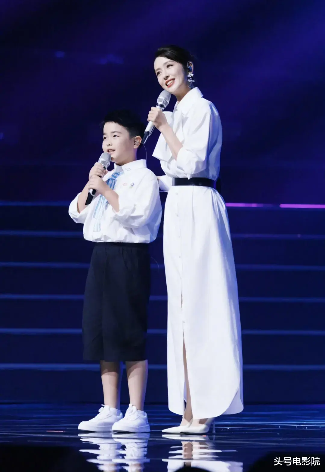 吴京儿子等8娃登杂志封面！星二代批量亮相，被质疑娱乐圈继承制