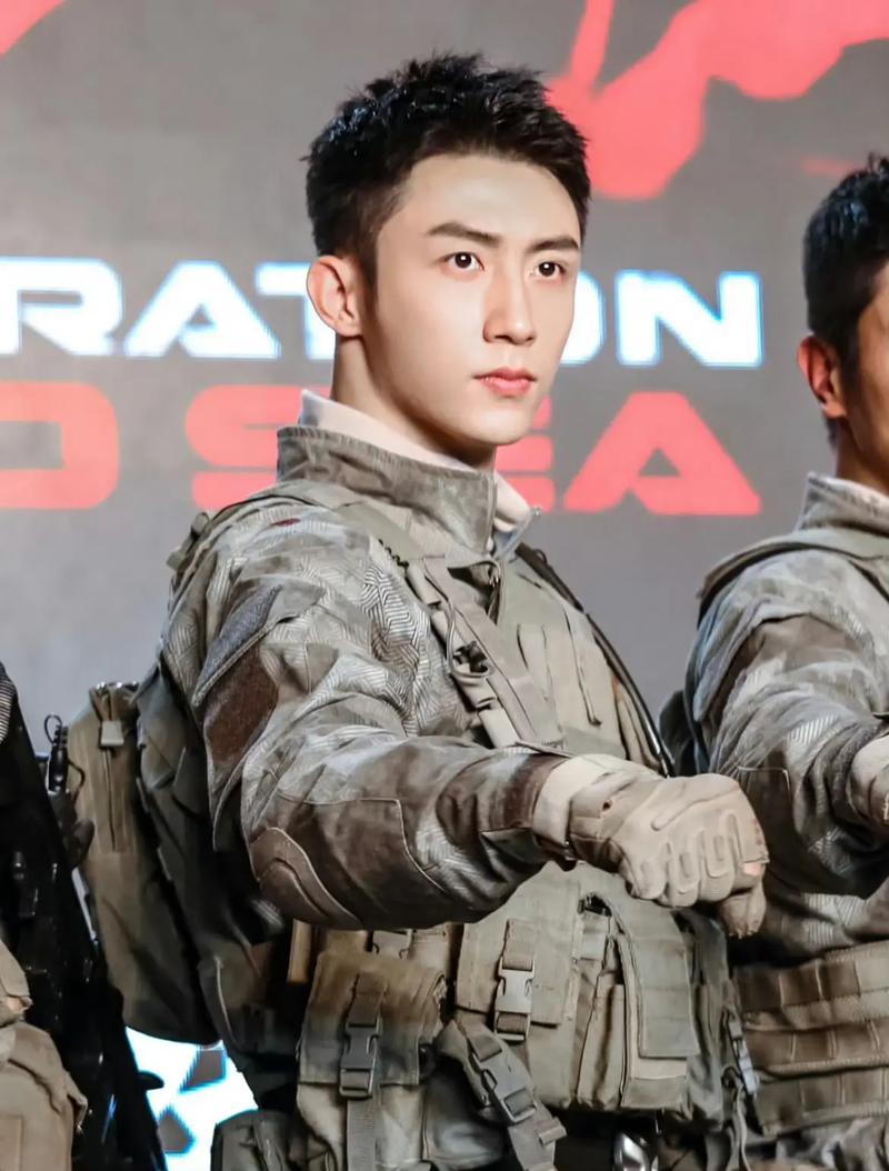 钱再多有什么用？33岁伤病缠身的黄景瑜，给圈里的演员们提了个醒