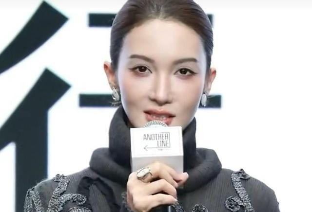 万万没想到，沉迷于医美的金晨变成了这样，她走到这步怪不了别人