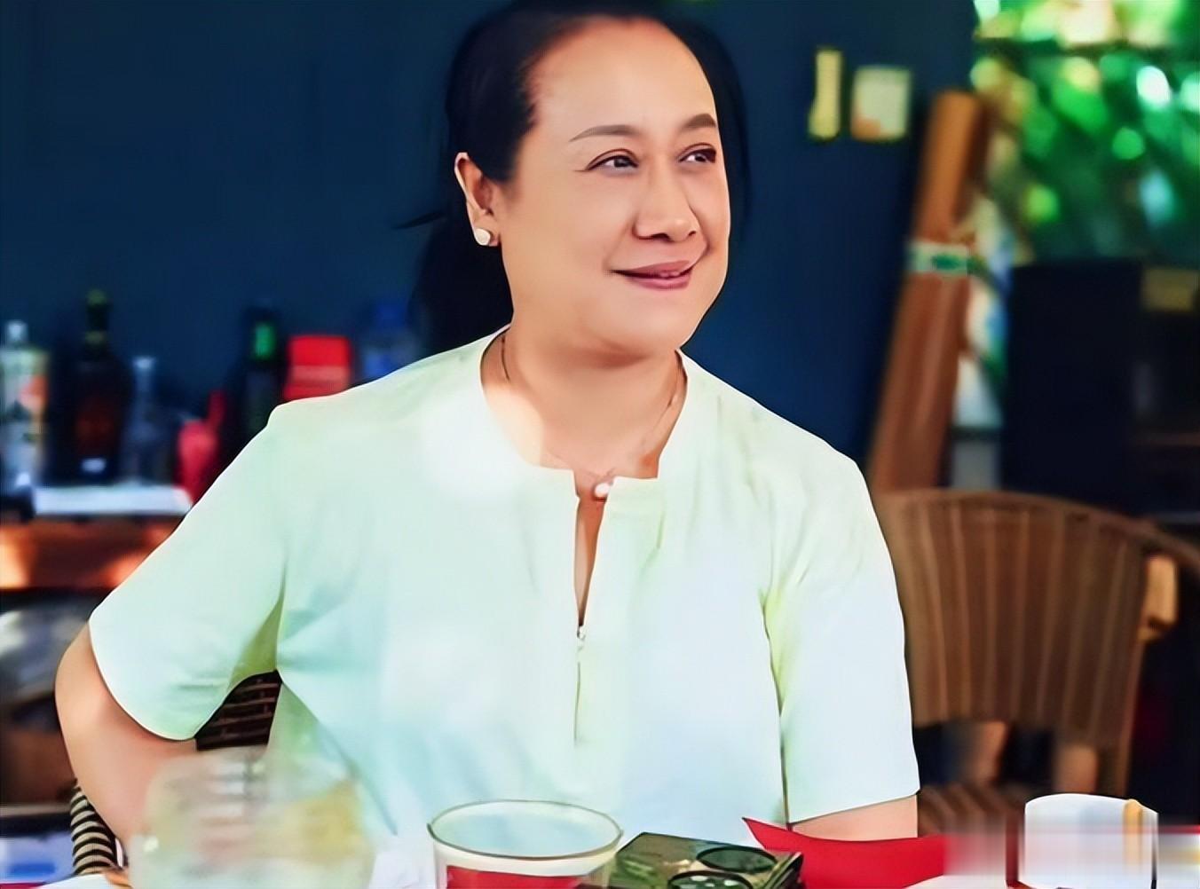 原来他俩是夫妻,家里家外老婆是领导,68岁住大别墅仍坚持拍戏