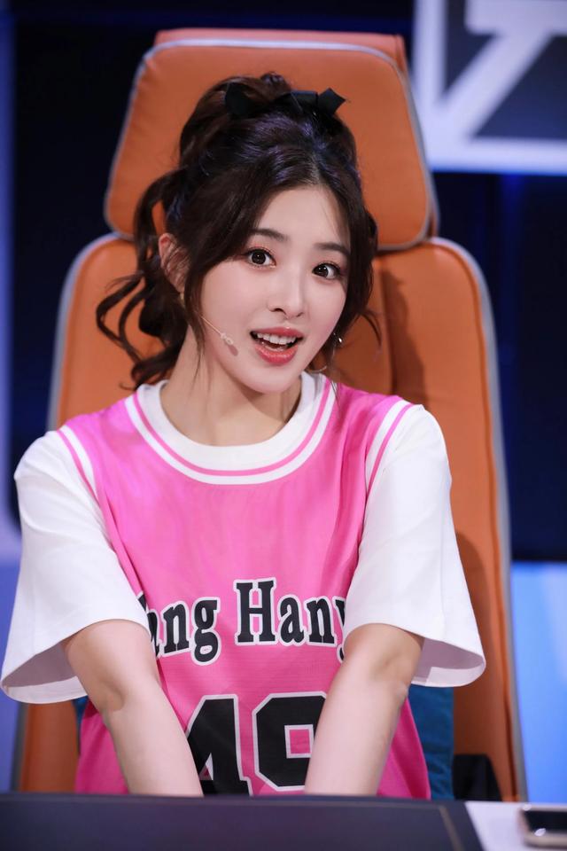 大碗姐妹首次合体直播,团名首曝光,金晨又变样还撞脸赵露思