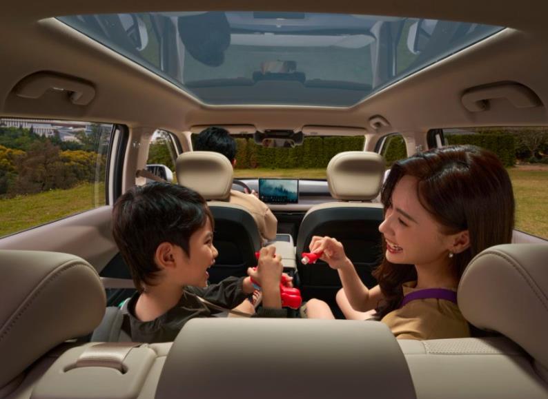 对比竞品，7.99万起的东风纳米06，诚意十足！