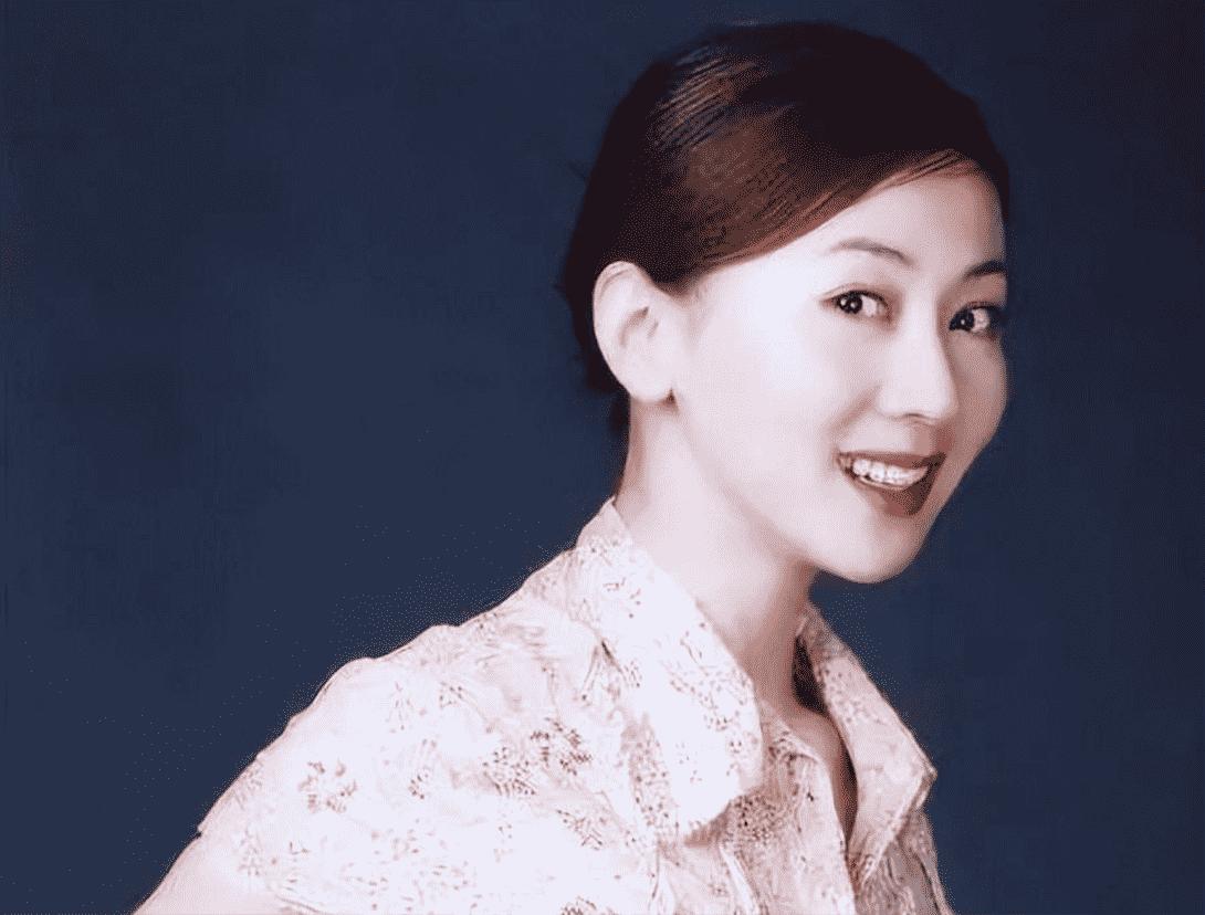 汤加丽：因当“人体模特”和丈夫离婚，如今49岁仍单身