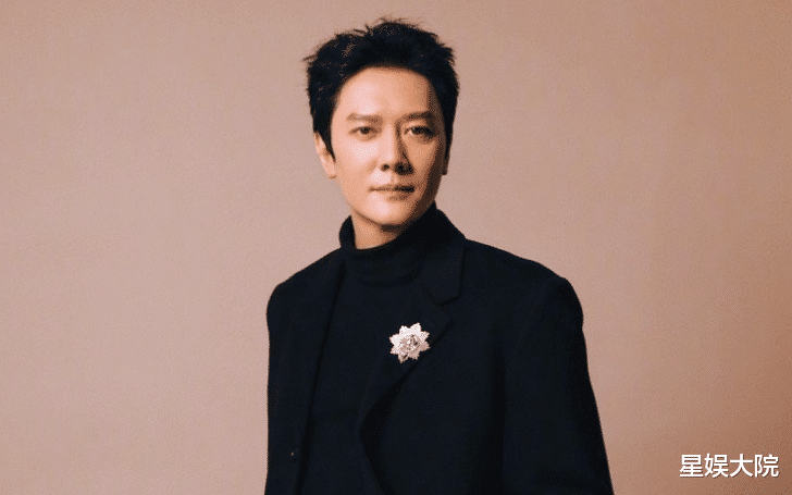 他俩竟然谈恋爱了？