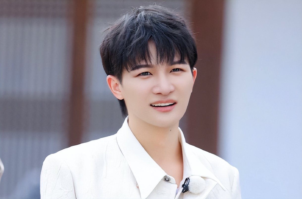 11年后，再看周深和李维，一个销声匿迹，一个证实了那英没说错