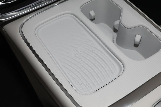 零跑B01开启预售!5种车型可选,搭激光雷达+8295芯片,续航650km