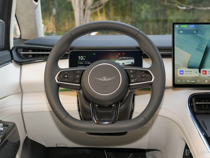 2025广州车展：吉利银河V900首发亮相