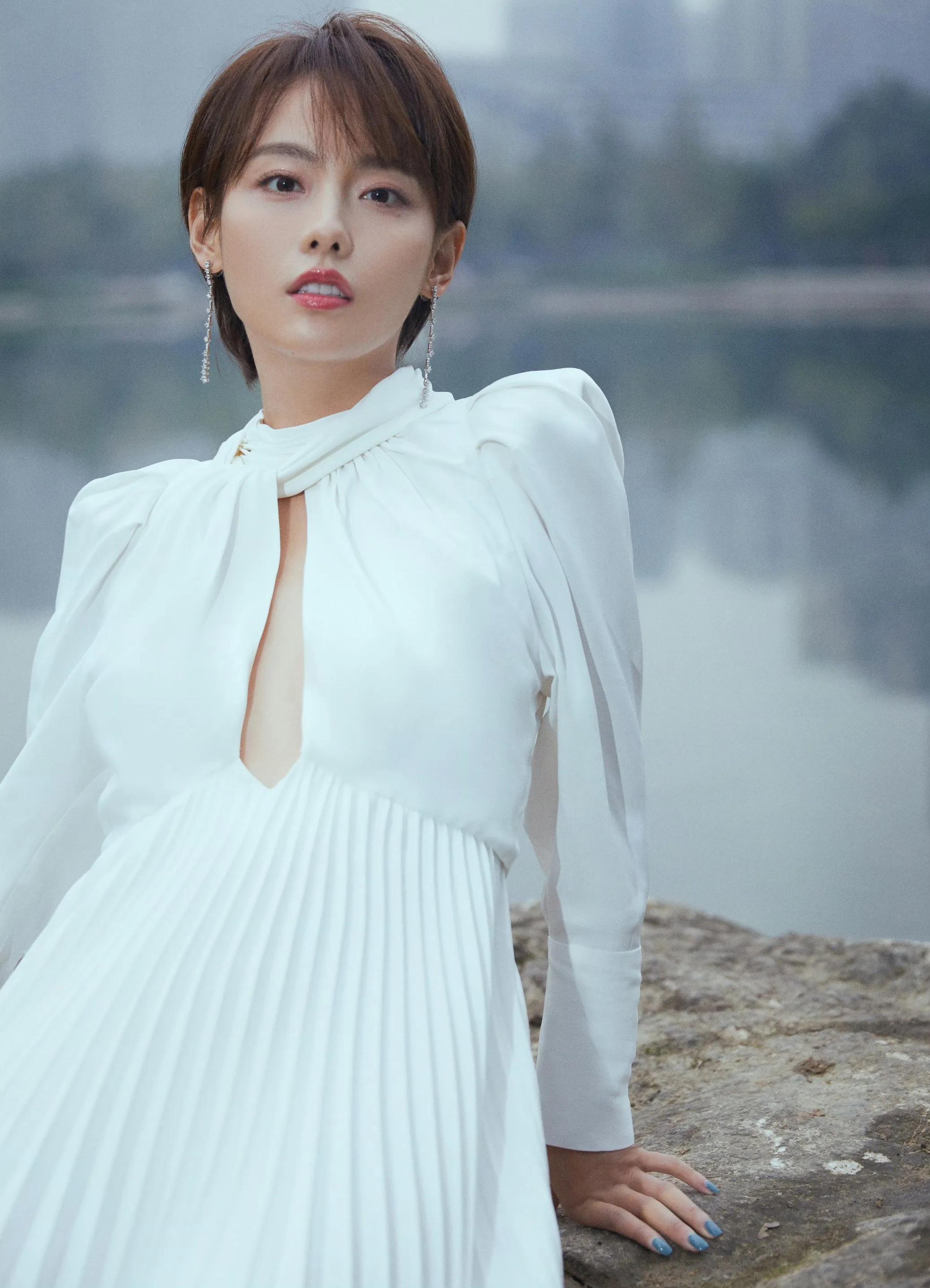 张嘉倪写真美图