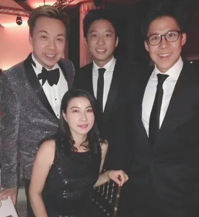 香港这晚，袁咏仪三层下巴，马思纯变瘦了，被郭晶晶的平价鞋抢镜