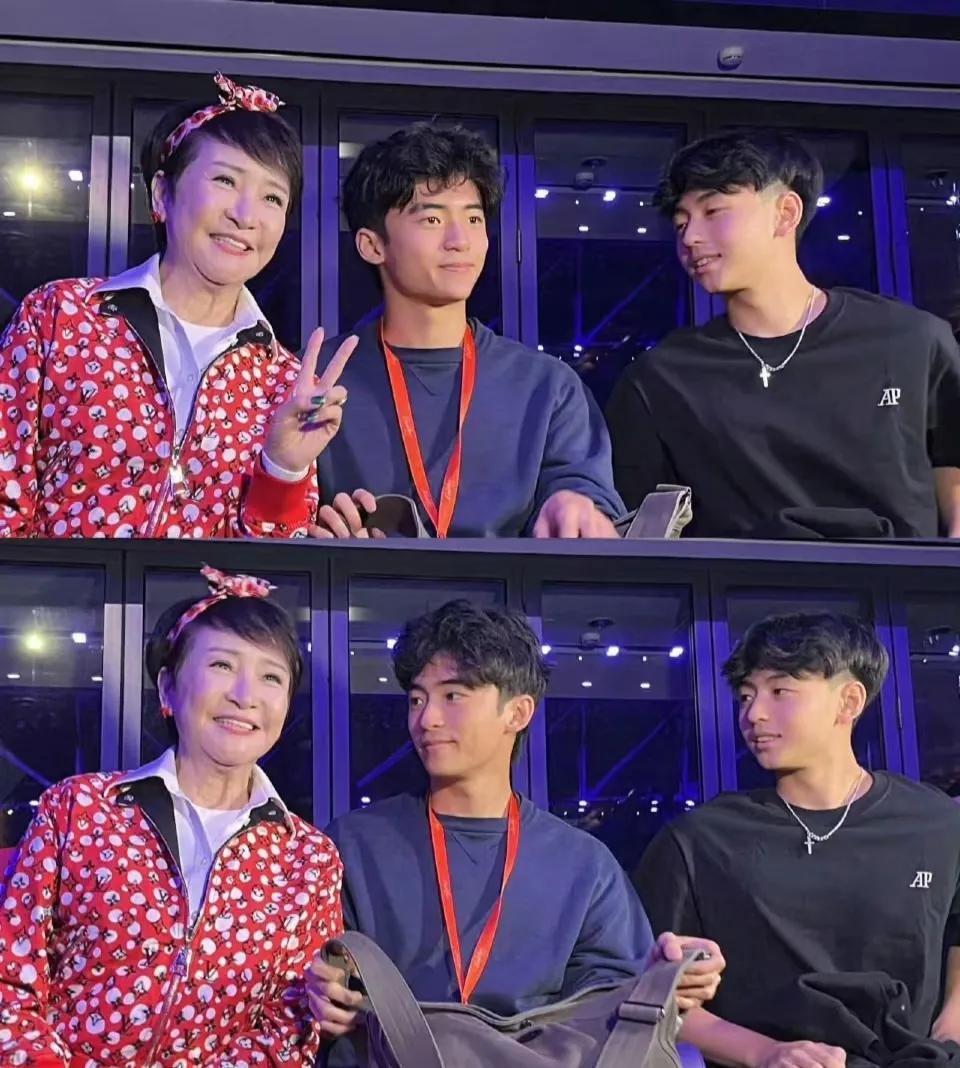 深圳遇到谢霆锋大儿子，他没继承父母优越的外貌长相普通毫无星相