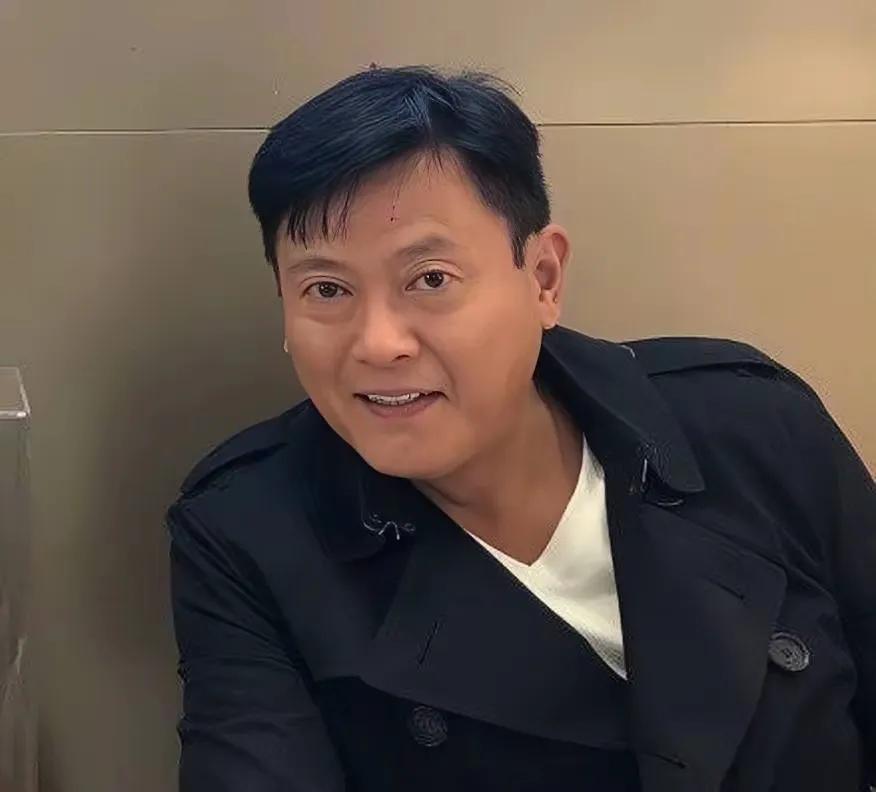 魏骏杰前妻张利华近况:靠人脉入上流社会样貌大变生活奢华