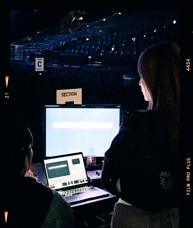 43岁王心凌排练舞蹈晒照!为演唱会努力,露脐装美得让人挪不开眼