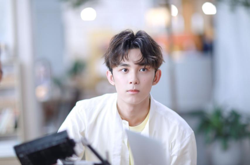 2026元月没过完，娱乐圈已曝出4大瓜，从关晓彤到吴磊，个个荒唐