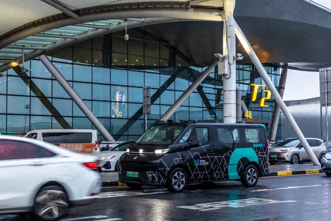 Robotaxi月入1500万,文远知行打响跨国闪电战