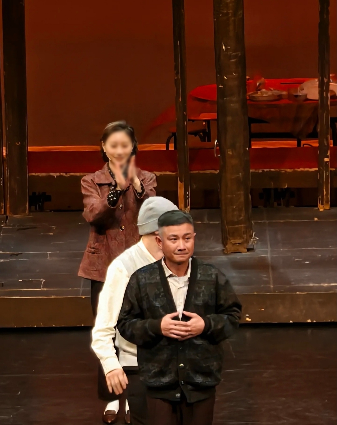 孙坚晒同学文章演出照,为他的演技动容,评论区网友几乎一边倒