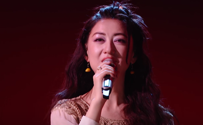 歌手第七期出现“最荒诞”舞台,被群嘲的单依纯,验证了李健的话