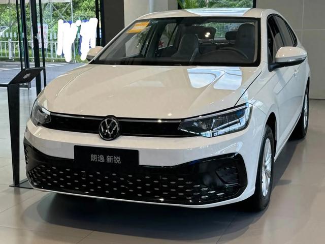 燃油家轿车天塌了，4万多的全新轩逸经典，6万多朗逸新锐真香啊