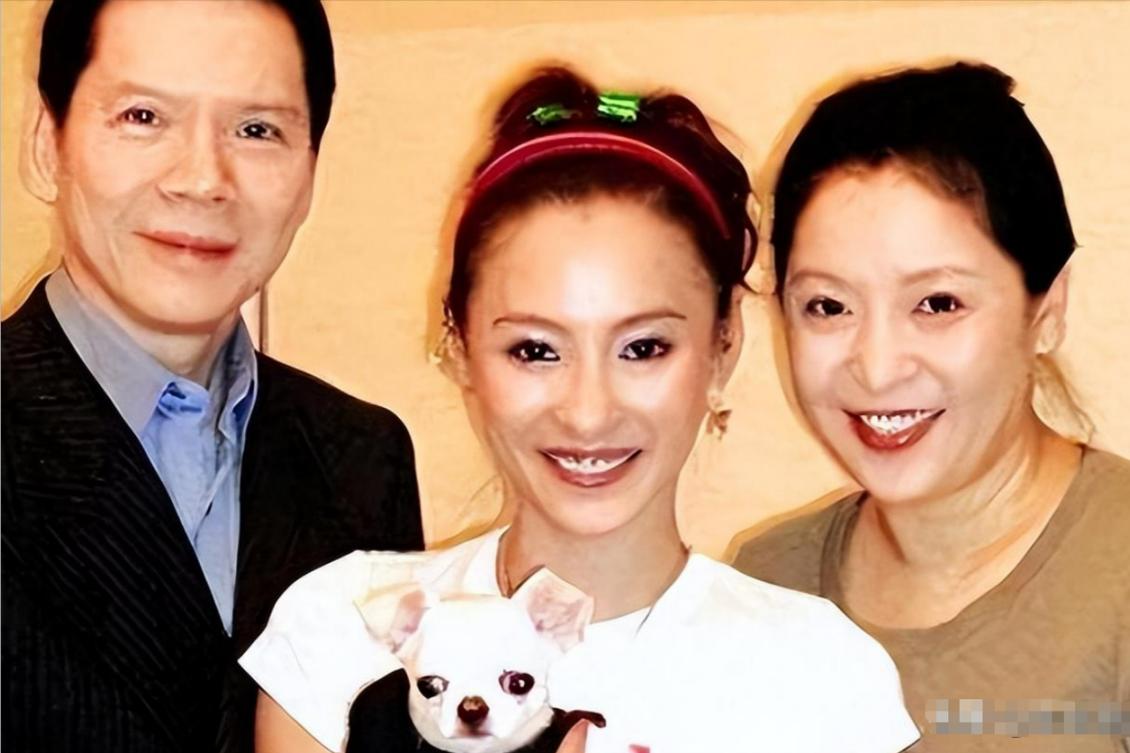 \耍大牌，爱撒谎，私生活混乱\！难怪时至今日向太还不肯\放过\她