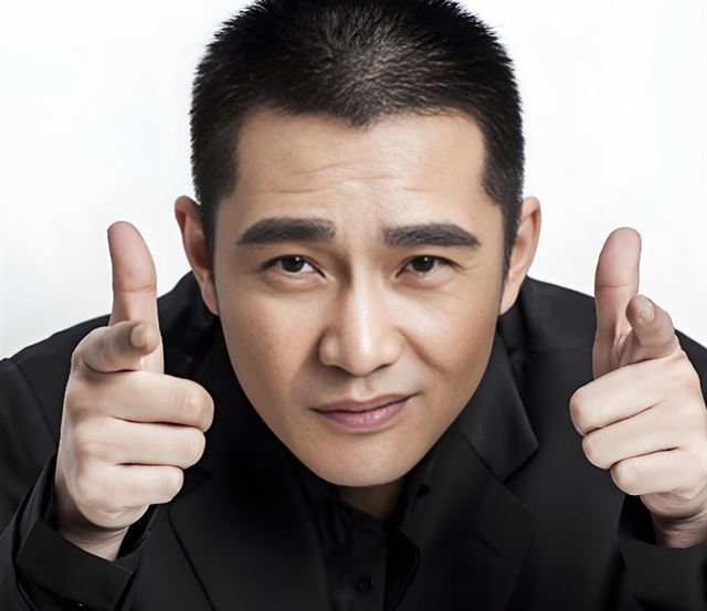 他是著名演员，妻子是真不好看，成名后相守多年，她有什么魅力