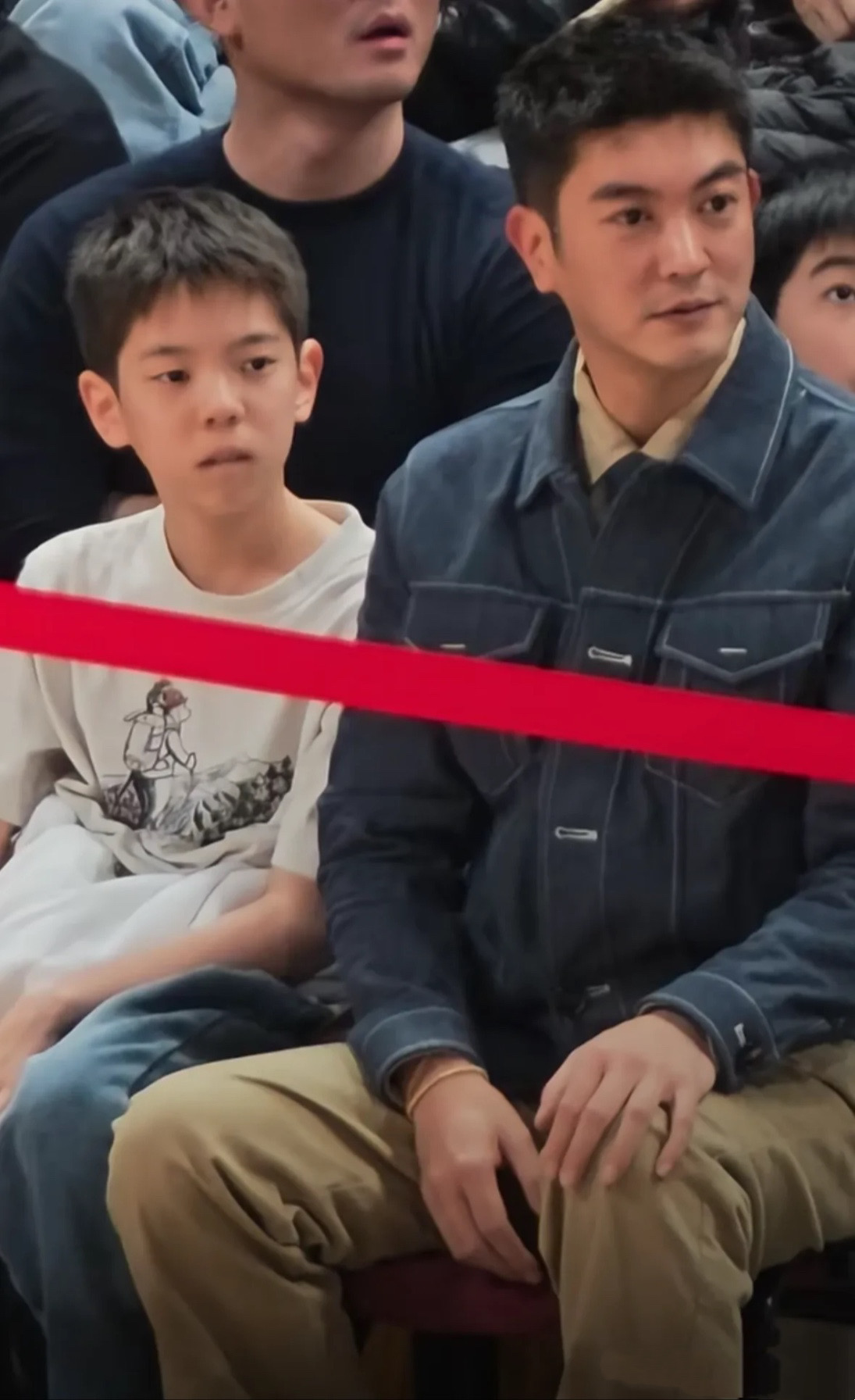 12岁嗯哼颜值逆袭,近照曝光引热议!12岁身高就超170cm