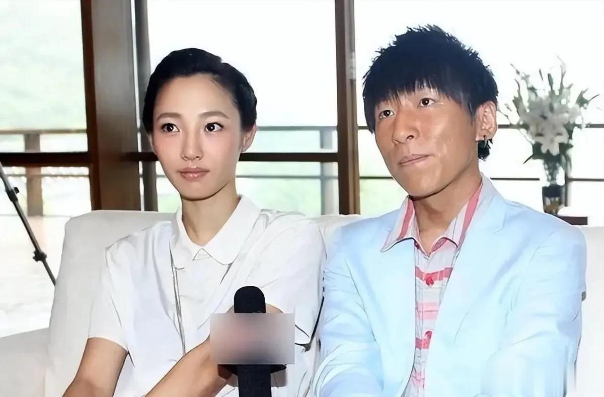 白百何带两个儿子现身!17岁大儿子长得像前夫陈羽凡,二儿子5岁