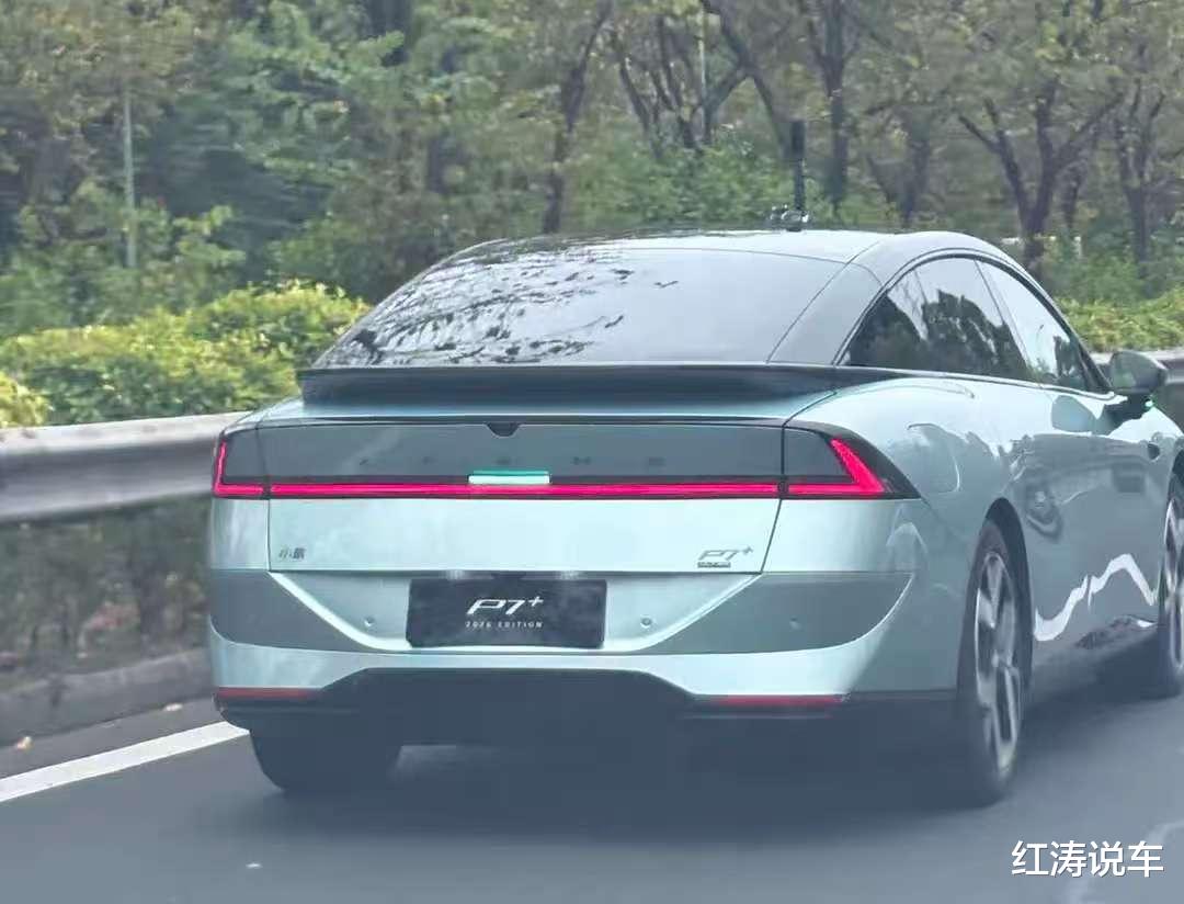 新款小鹏P7+实车现身街头,外观设计更新,纯电/增程动力,会火吗