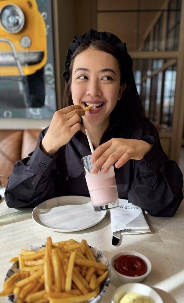 TVB前学霸港姐晒旅行照